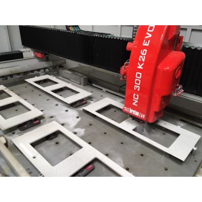 Comartex.com - CN robocup positionnement automatique des ventouses, produit de la catégorie CN 3 et 4 axes