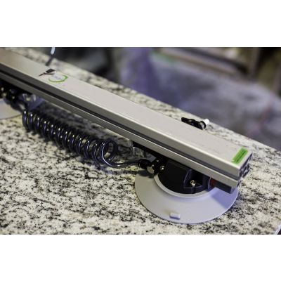Comartex.com - barres de renforts Télescopique avec ventouses sur batteries, produit de la catégorie Aide à la pose
